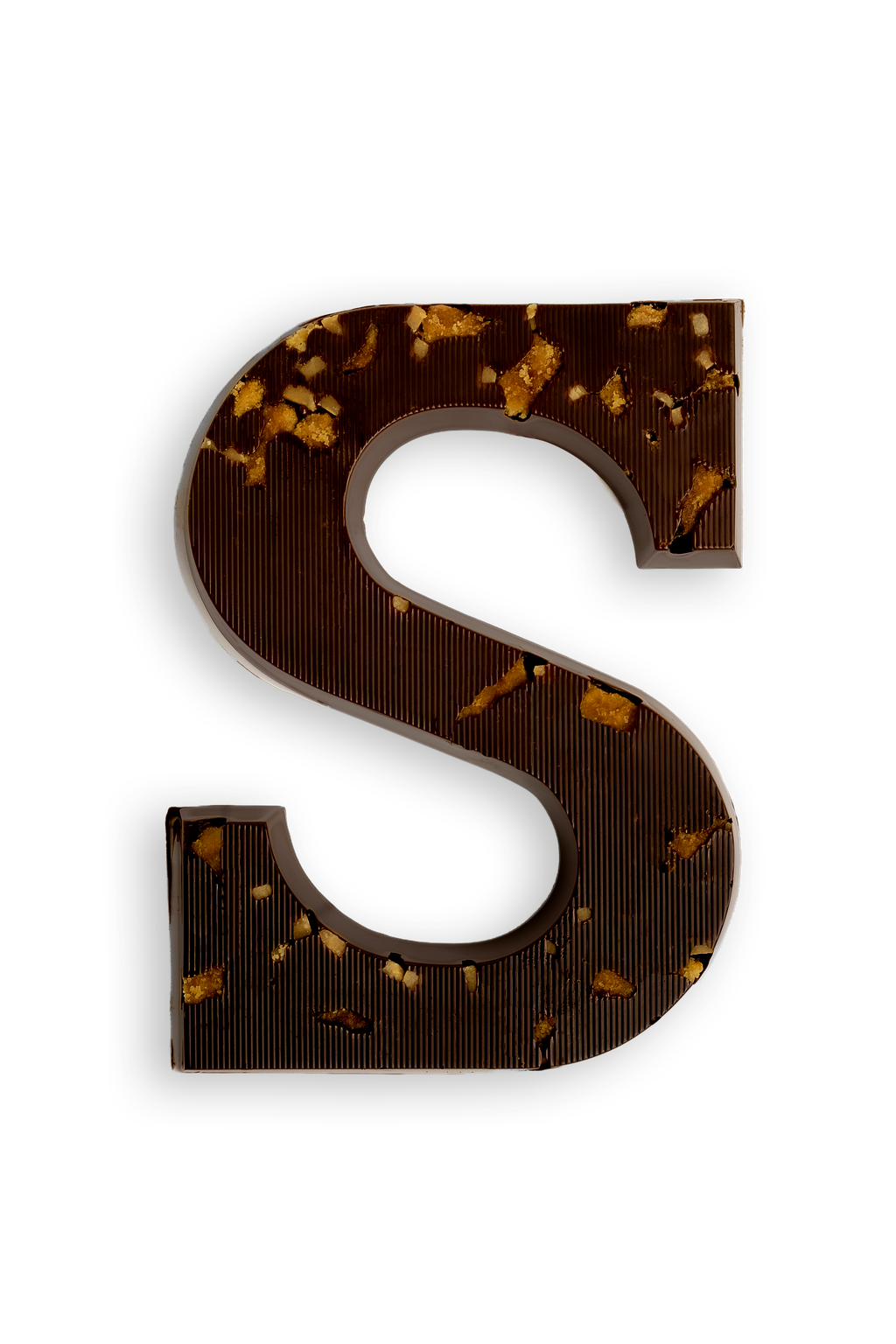 Chocoladeletter van pure chocolade met stukjes stroopwafel en fudge