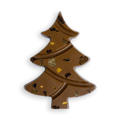 Kersttablet in kerstboomvorm van melkchocolade met stukjes gedroogde appel, rozijn en koek